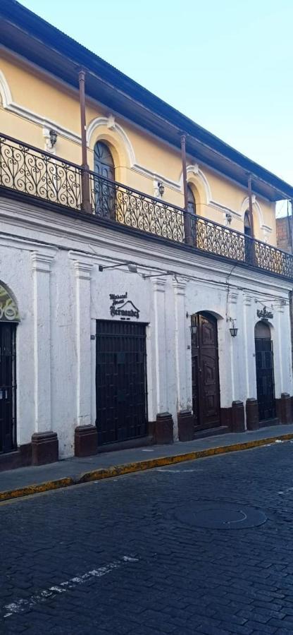 Misti Hostel B&B Arequipa Esterno foto